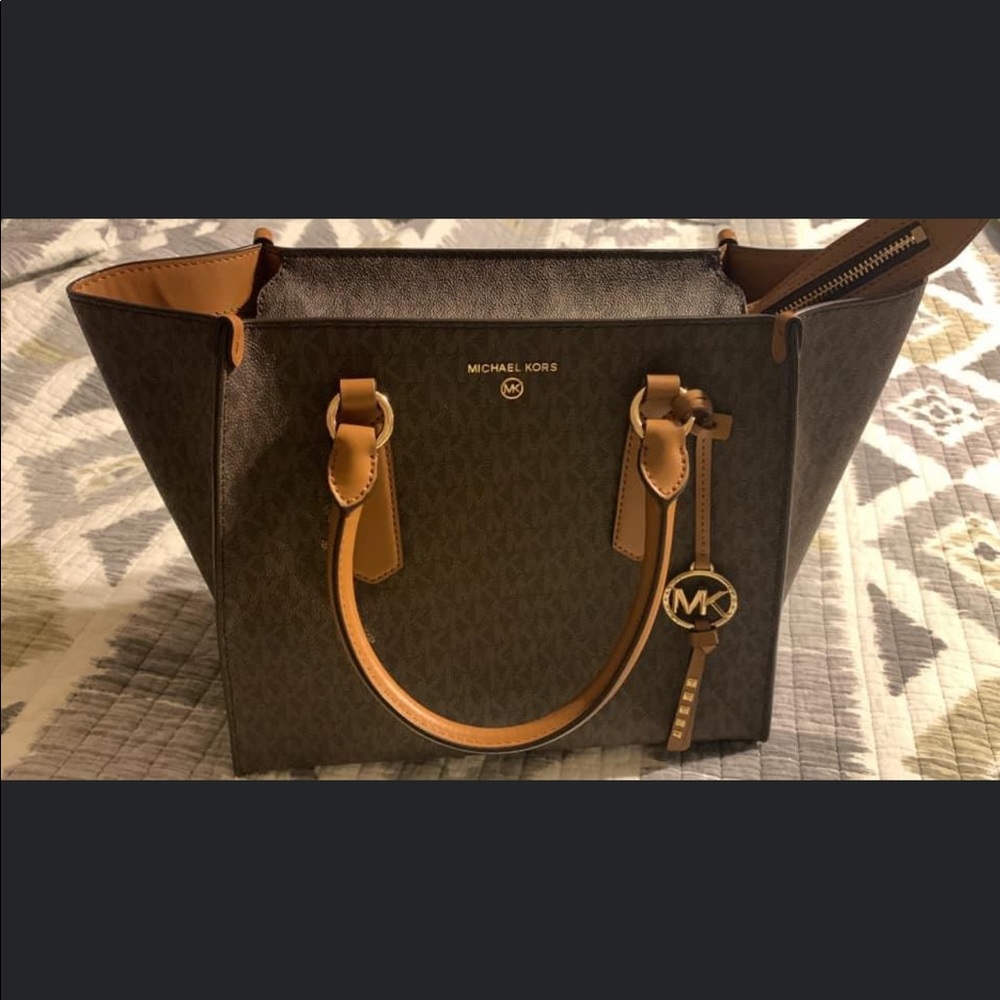 MK AUTHENTIC Purse